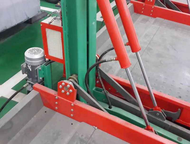 Tilting-Simple-Parking-Lift3.jpg
